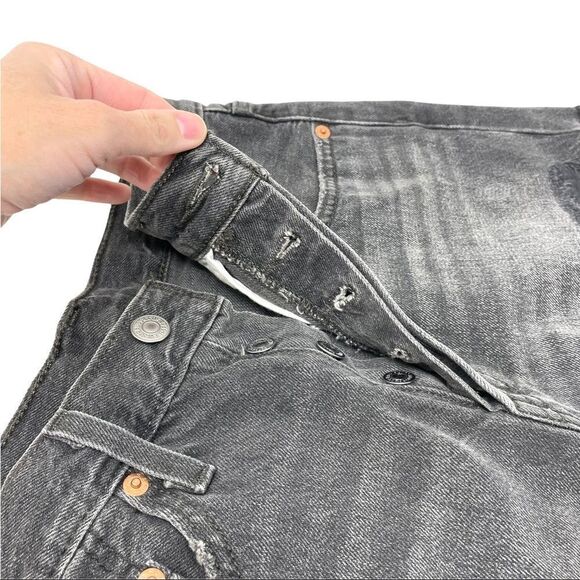 LEVI’S 501 Black High Rise Raw Hem Jean Shorts Size 26 - Picture 7 of 11